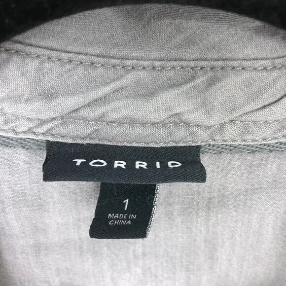 Torrid Women's Size 1X Button Up Heart Patches Shirt Long Sleeve Gray Chambray - Picture 5 of 6